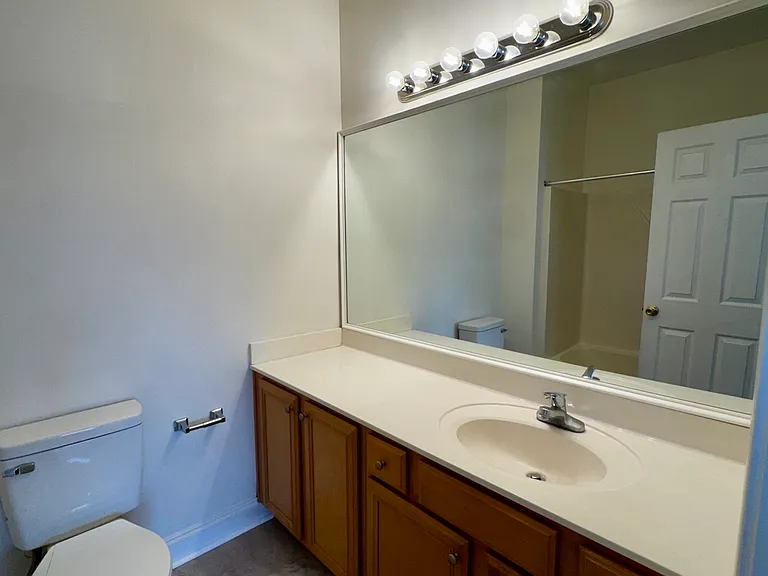 2037 Silvercrest Dr #B — Photo 12