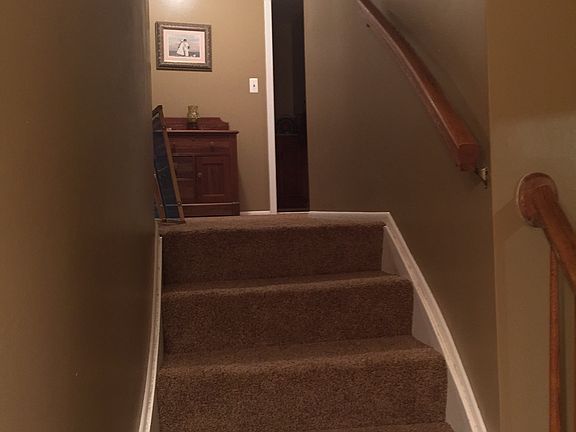 3rd image of 15968 Wedgewood Ln