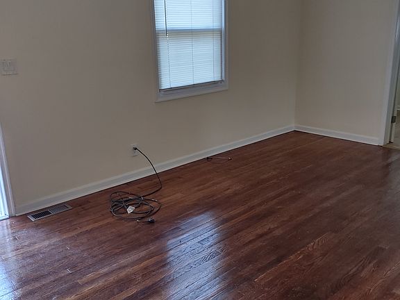 3rd image of 109 Rogers Ave