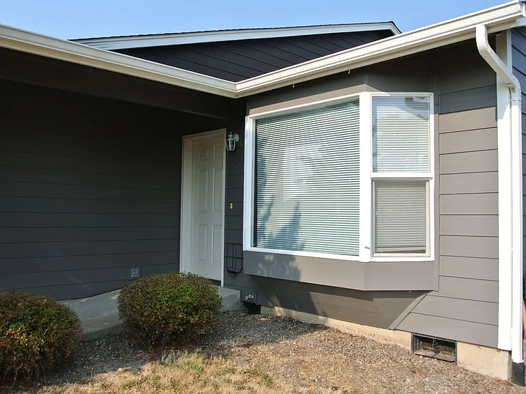 2635 Lyon St SE — Photo 2