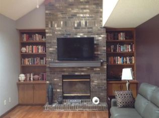 8208 Deer Brook Pl, Fort Wayne, IN 46825