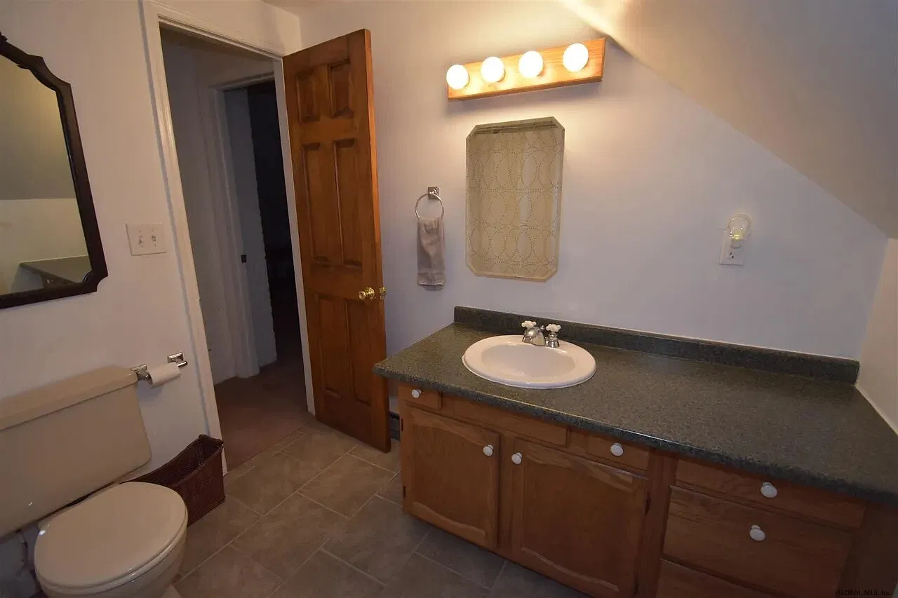 125 Union Ave — Photo 2