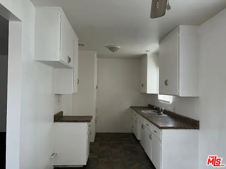 10702 Crenshaw Blvd #5 — Photo 11