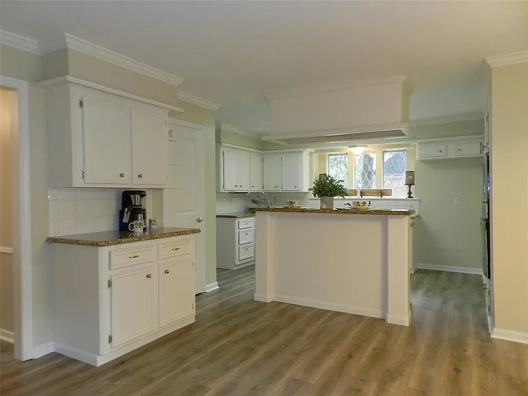 9403 Oxted Ln — Photo 9