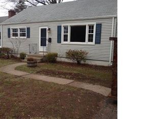 38 Elmfield St, West Hartford, CT 06110