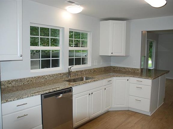 5th image of 708 Tarwater St