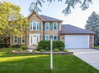 1860 Fox Mead Cir, Montgomery, IL 60538