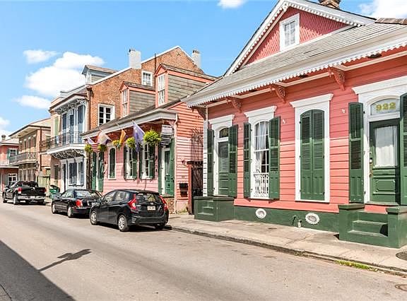 2nd image of 924 Bourbon St