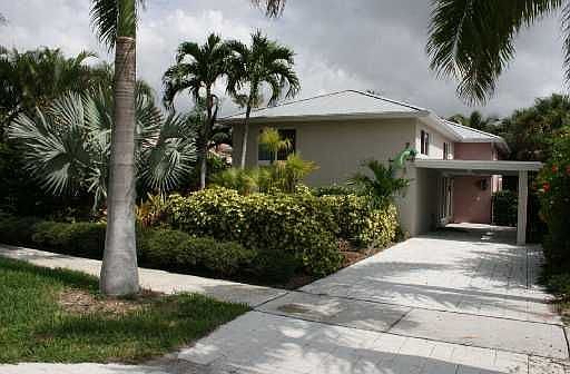 Beautiful 2 bed 2 bath near intracoastal