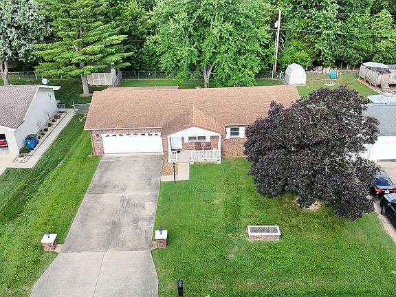 3rd image of 1218 Plum Ave