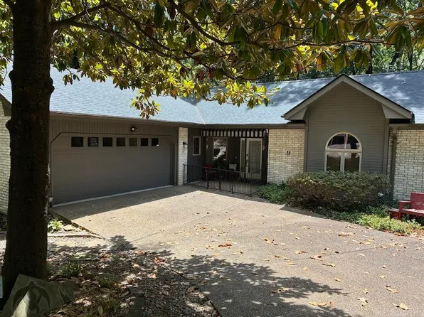 9 Emanuel Dr, Hot Springs Village, AR 71909