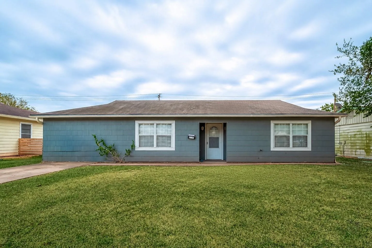 3 bed, 2.0 bath, 1176 sqft, $1,750 — Photo 2