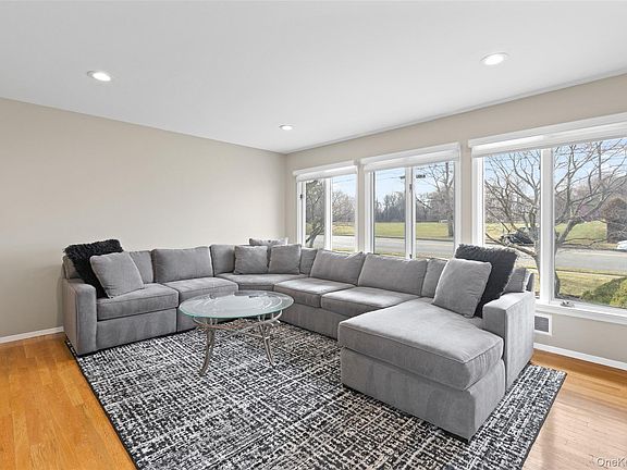 3rd image of 99 Lester Drive