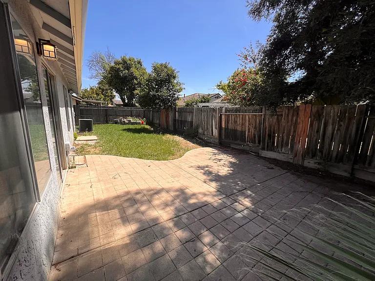 434 El Portal Ct — Photo 4