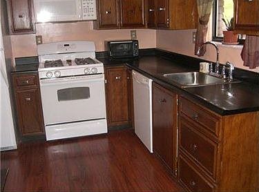 5th image of 100 Keenan St