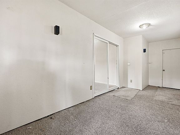 5th image of 1001 17th St NE