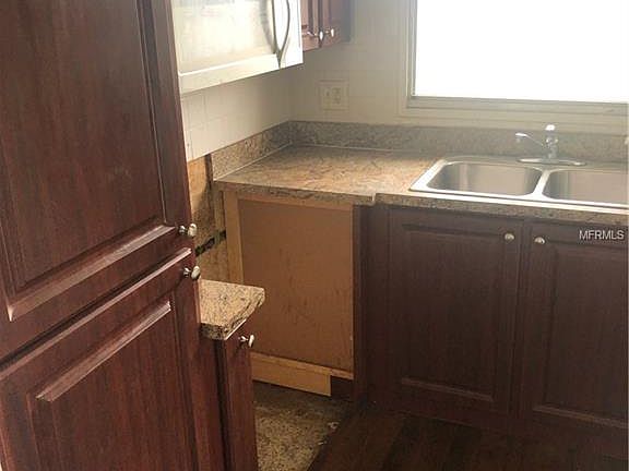 5th image of 2009 S 78th St