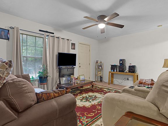5th image of 3101 Engert Dr