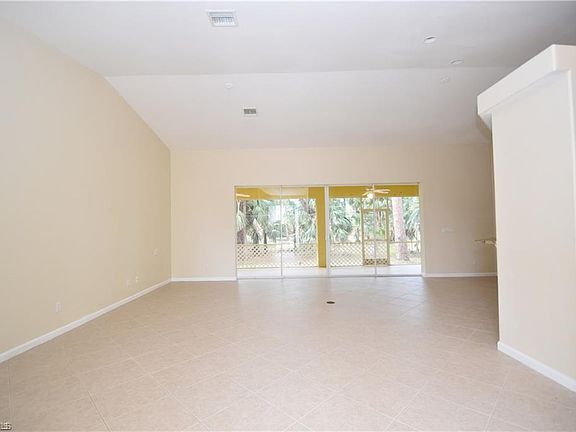 3rd image of 12040 Circle Dr