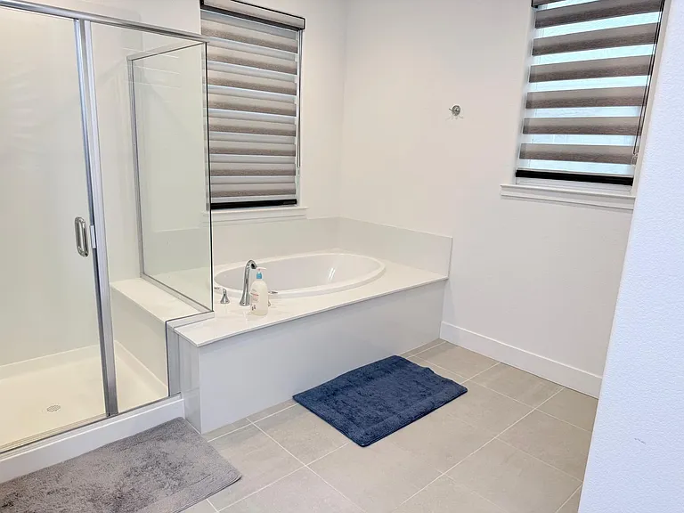 58 E Kamyar Pl — Photo 30