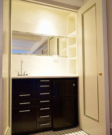 3rd image of 312 E 42nd St #303
