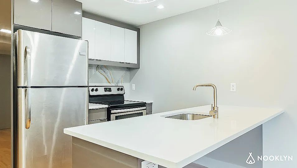 1st image of 111 Erasmus St #15