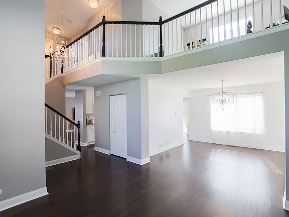 2nd image of 2121 N Camden Ln