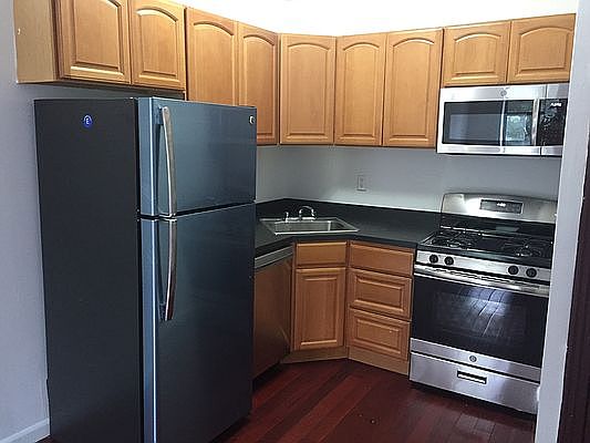 1st image of 222 Montrose Ave APT 1A