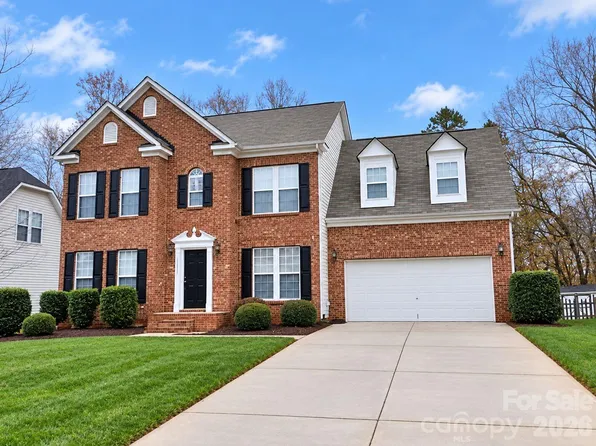 13615 Edgetree Dr, Pineville, NC 28134