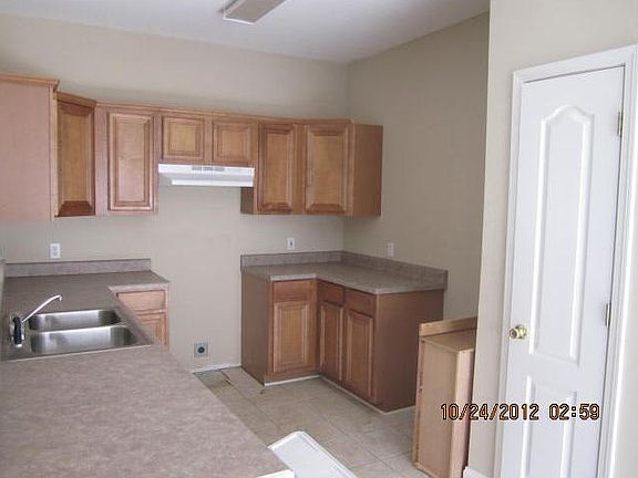 5th image of 1108 Thayer St