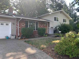 104 5th St, Silverton, OR 97381