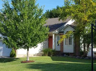 823 S Sunset Cir, Andover, KS 67002