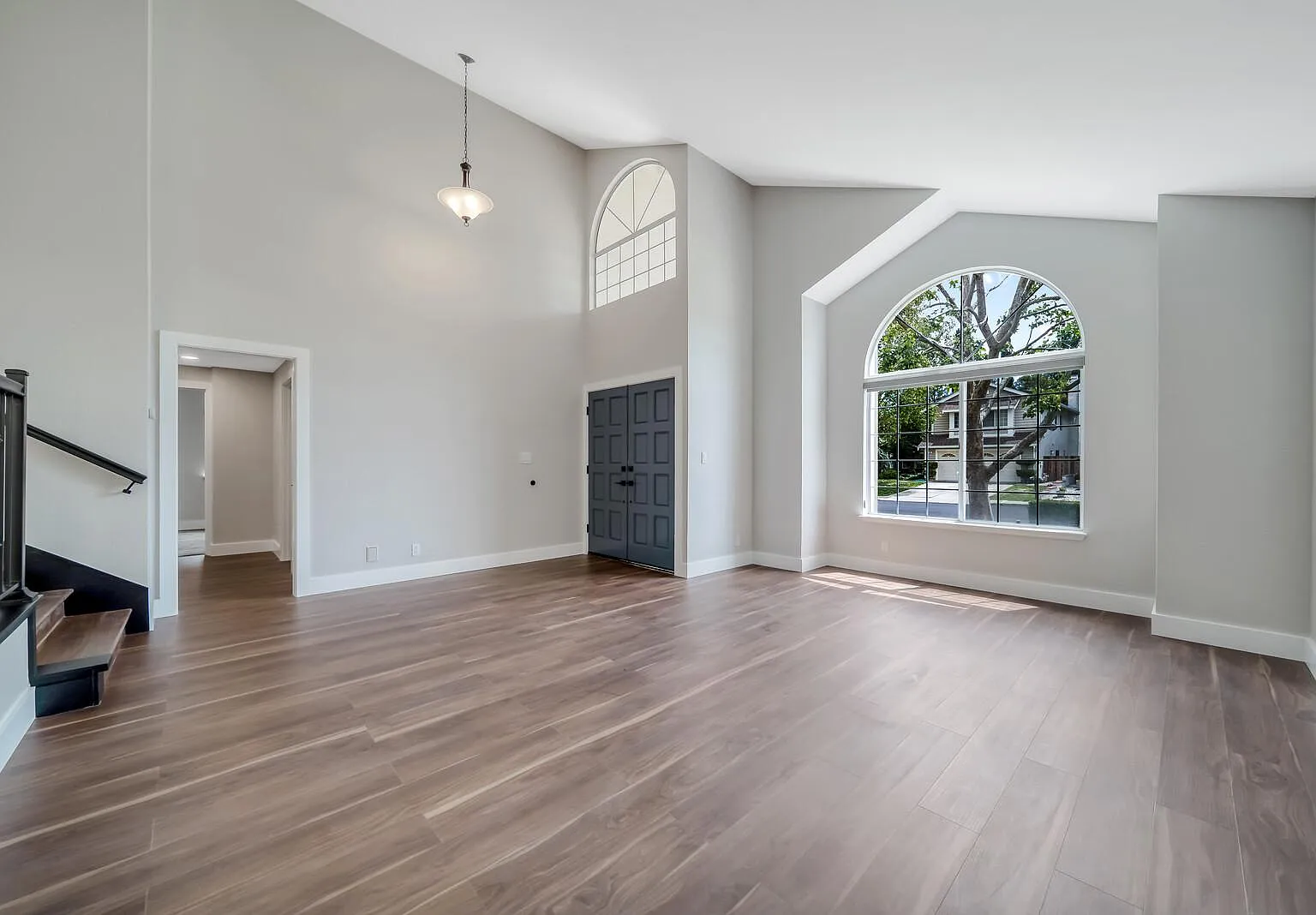 587 Fallen Leaf Cir — Photo 4