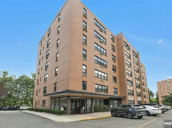 2352 Linwood Ave APT 3G, Fort Lee, NJ 07024