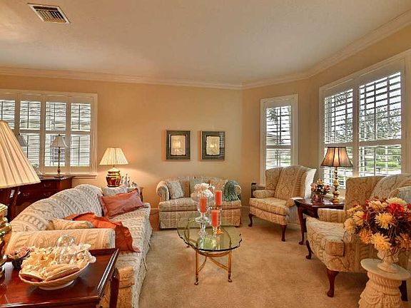 3rd image of 3207 Ashford Sq