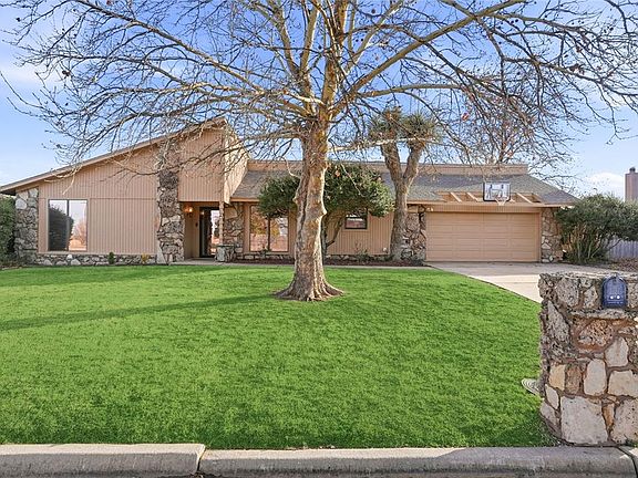 3rd image of 1224 Trail Dr S