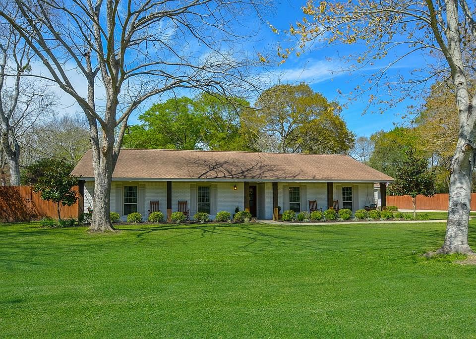 1st image of 25822 Hunter Ln