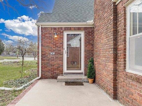 4th image of 1419 Fairmount St