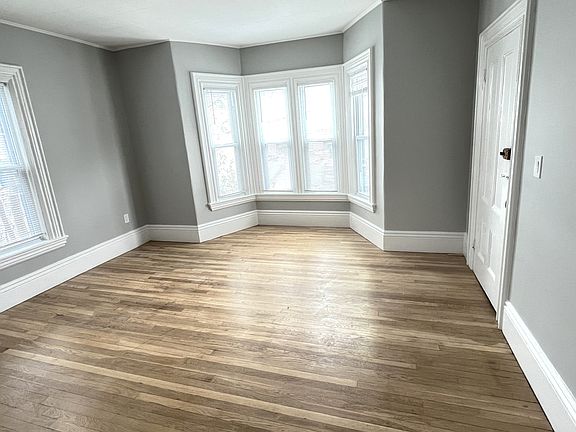 4th image of 31 Ridgeway St APT 1