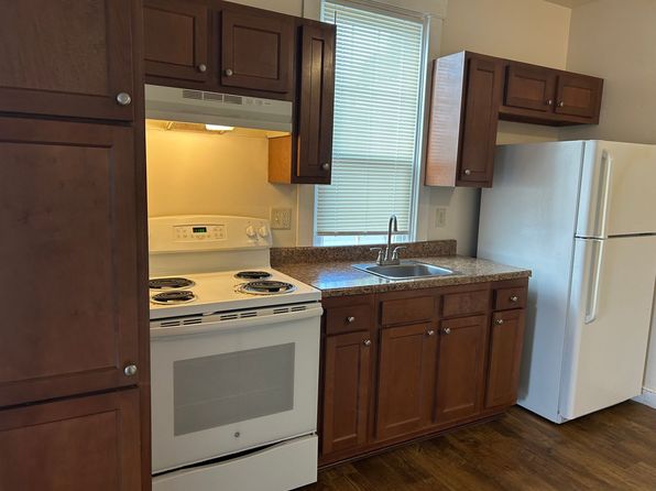 135 W Charlotte St #G