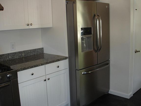 4th image of 405 Philmar Ave