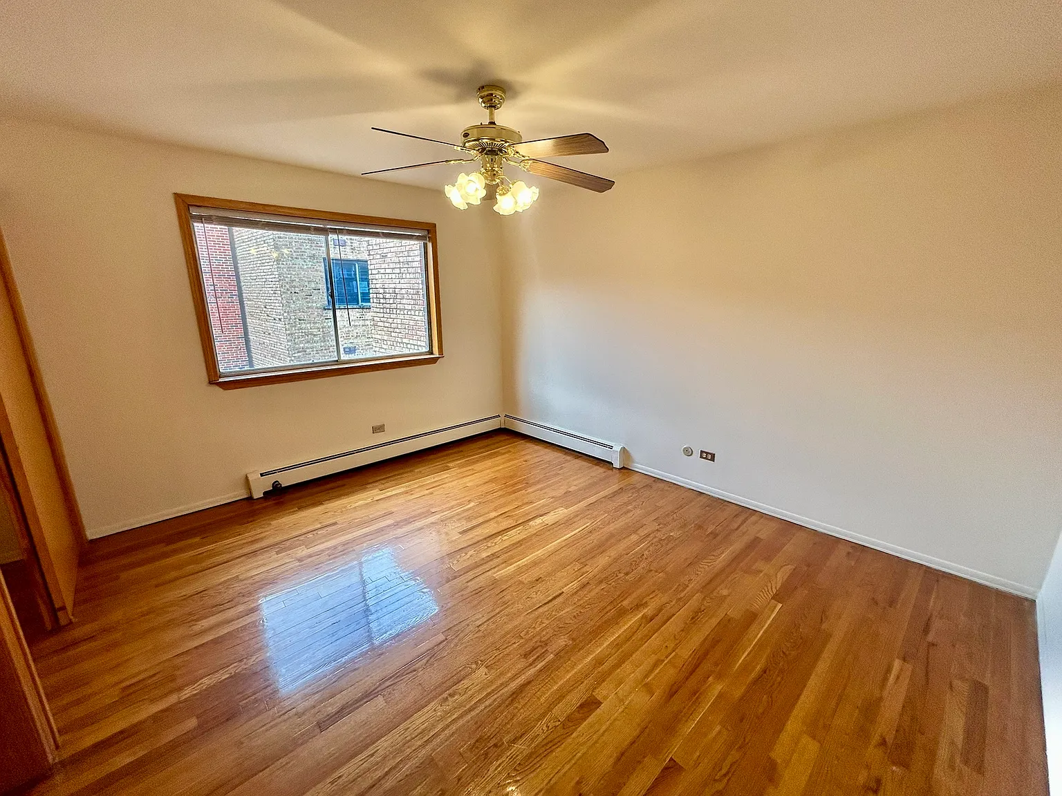 531 W Deming Place — Photo 3