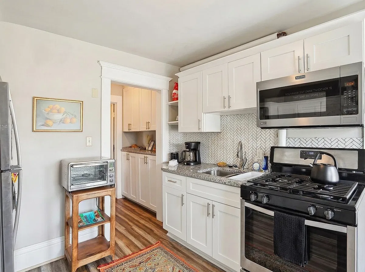 2 bed, 1093 sqft, $1,500 — Photo 2
