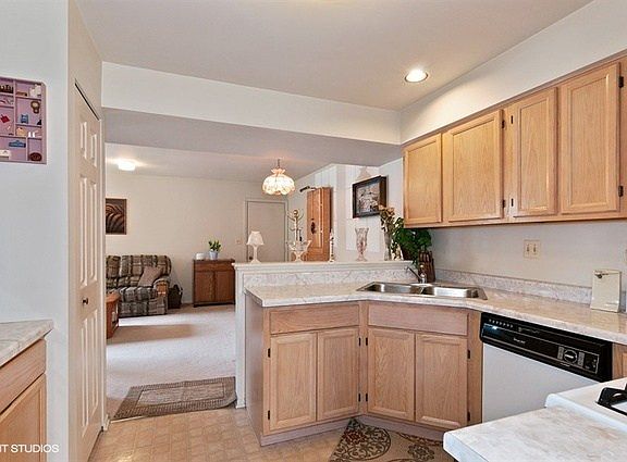 3rd image of 2140 Aberdeen Ct