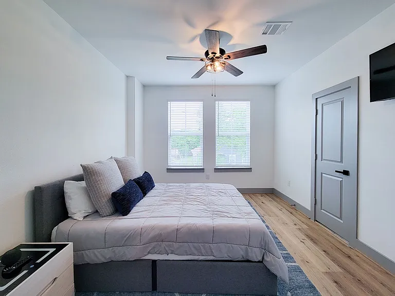 6520 Couch St — Photo 23