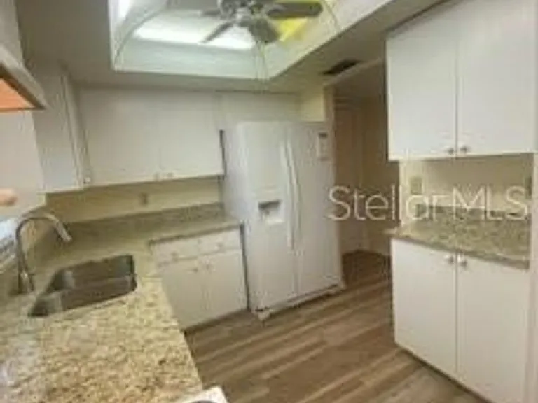 517 Parkdale Mews #517 — Photo 13