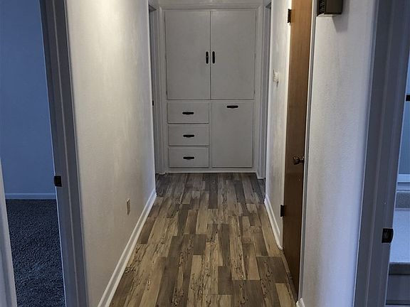 4th image of 601 S Plains Park Dr
