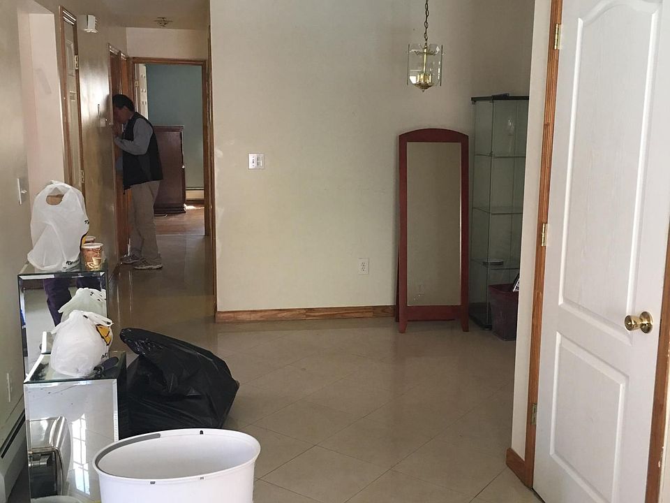 2nd image of 15818 72nd Ave #2