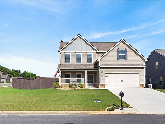 2nd image of 2701 Heather Pl