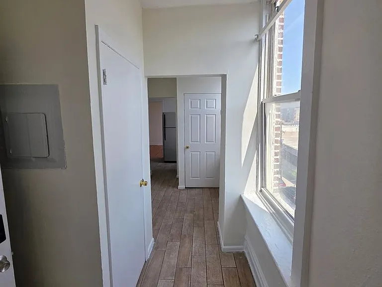 621 W Turner St — Photo 3